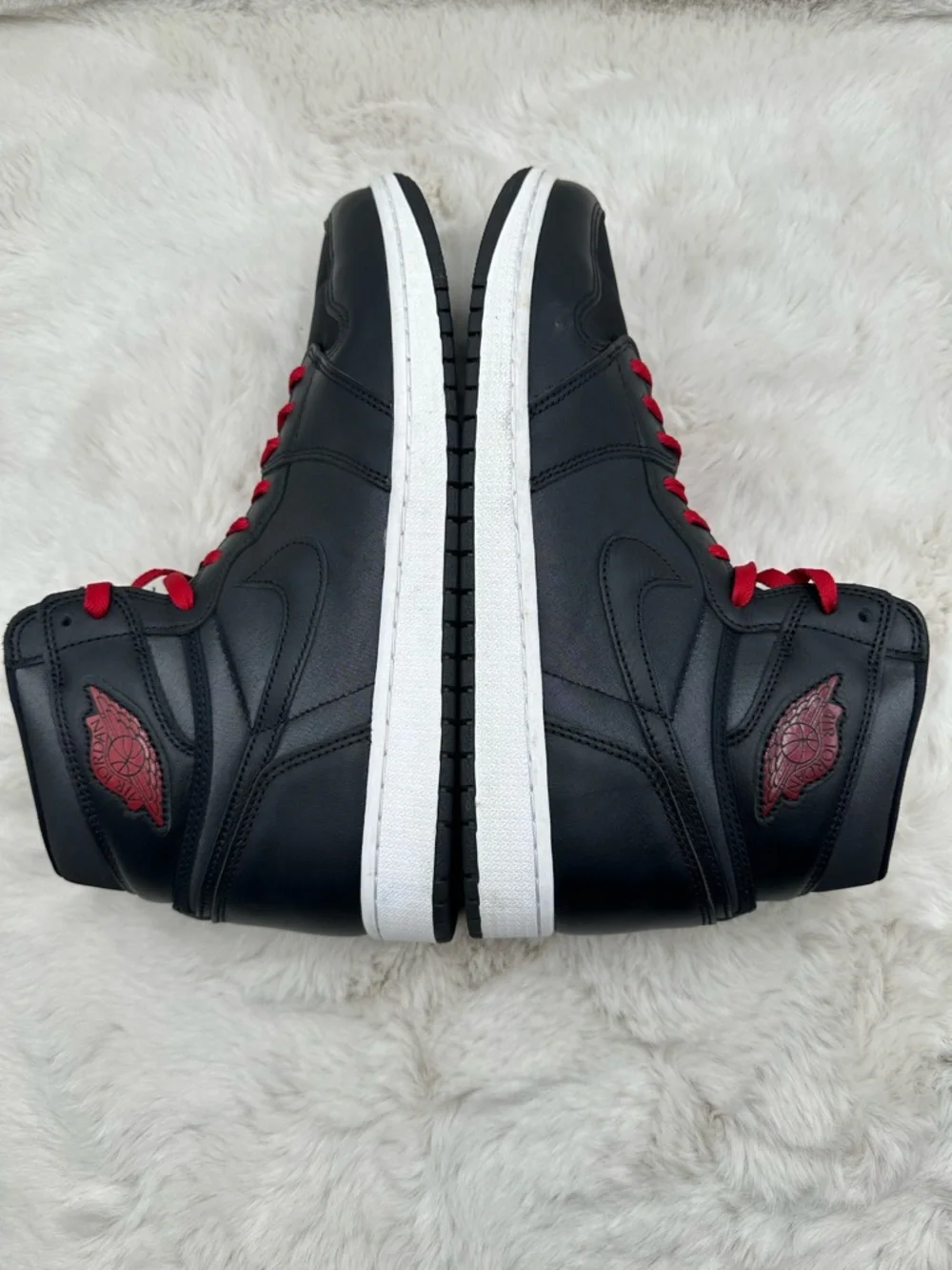 Nike Air Jordan 1 Retro High OG Men’s 13 Black Red Satin High Top‎ Sneakers